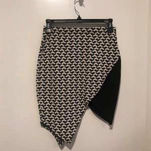 GEOMETRIC SKIRT
